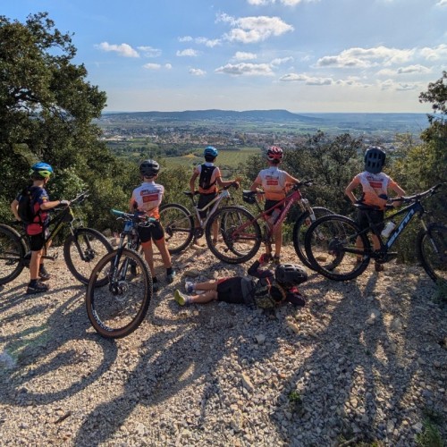 Acampamento de 2 dias de ciclismo de montanha em Vaunage