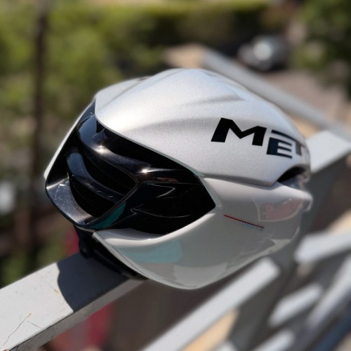 MET Manta MIPS Holographic Glossy White (BI1) Rennradhelm - 3HM133CE00