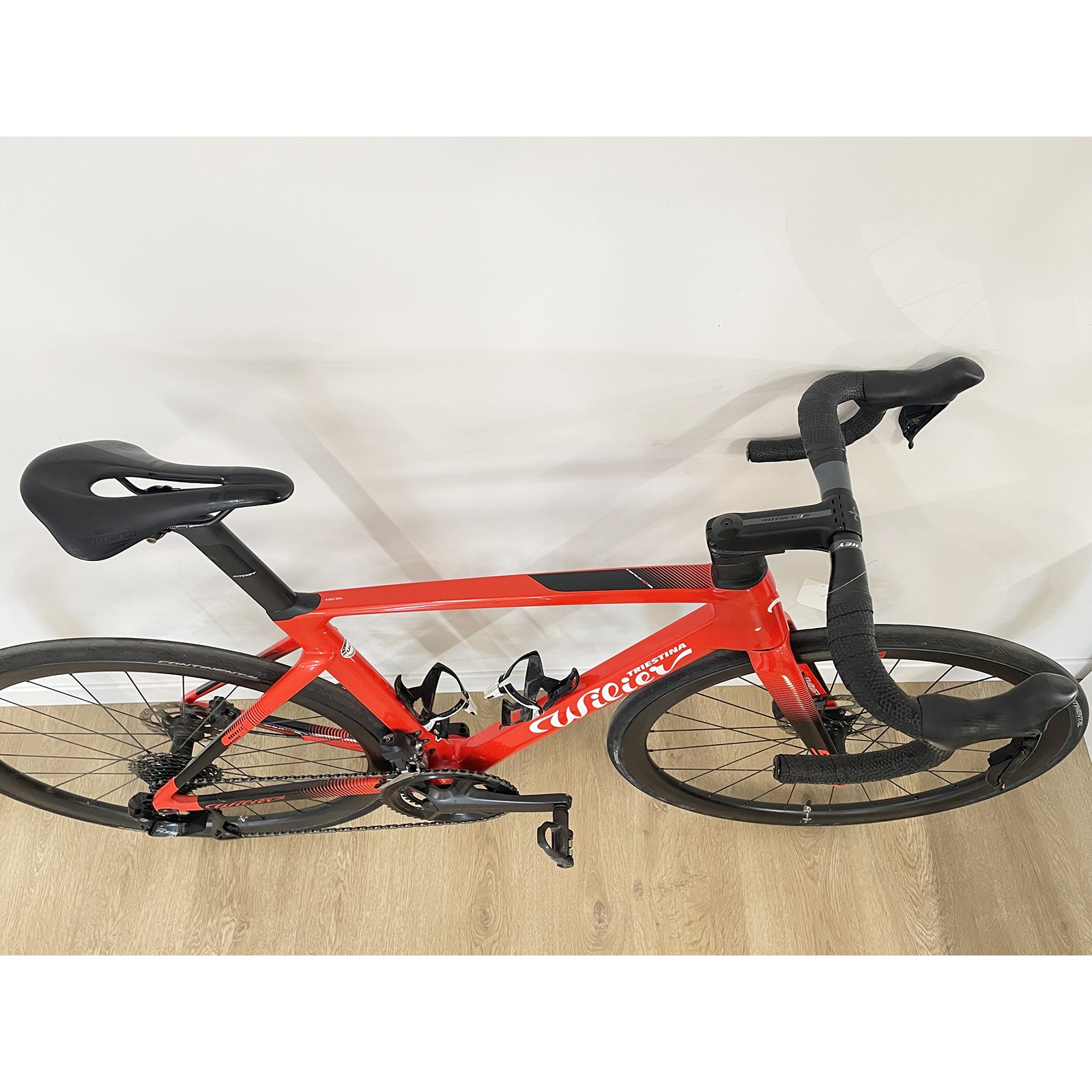 Bicicleta de estrada Wilier Cento 10 SL 2020 usada, com grupo 105 Di2 / medidor de potência Ultegra - tamanho M