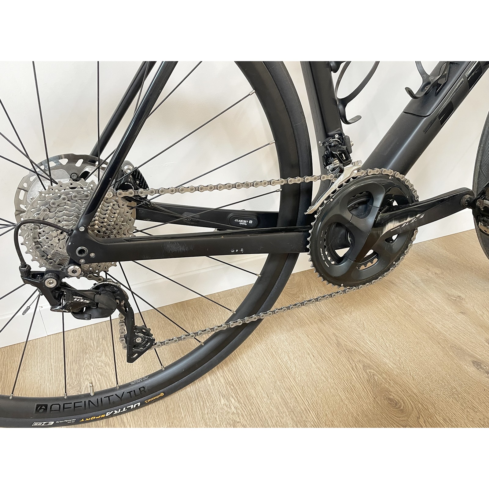 Used Trek Domane SL 5 Road Bike Shimano 105 carbon, 2020 model - Size 56 cm (L)