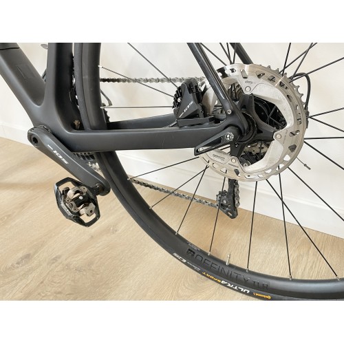 Bicicleta de estrada Trek Domane SL 5 usada, Shimano 105 em carbono, modelo 2020 - Tamanho 56cm (L)