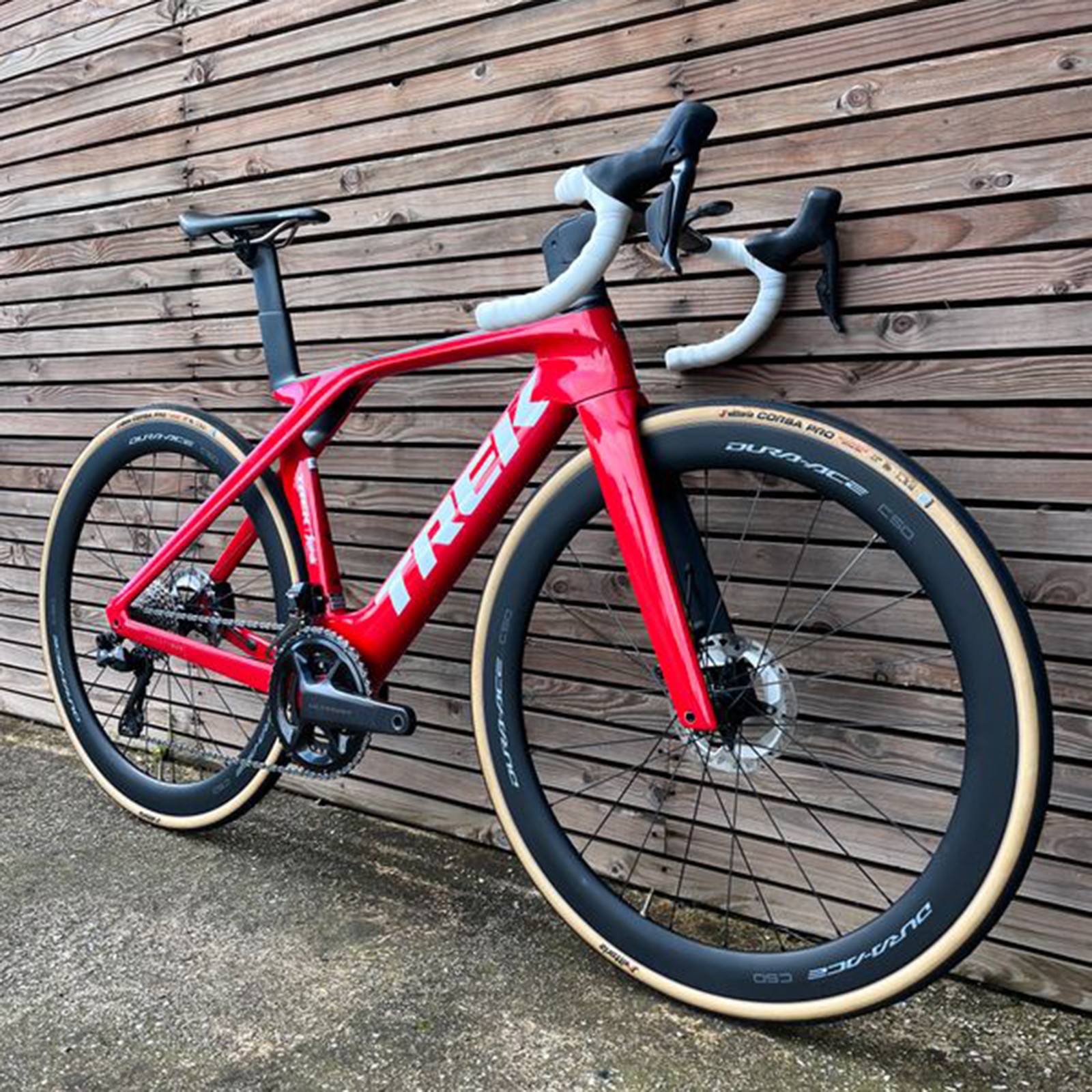 Bicicleta de estrada Trek Madone SLR 7 Shimano Ultegra Di2 12v Vermelha Project One 2023 - Tamanho 52cm (P)