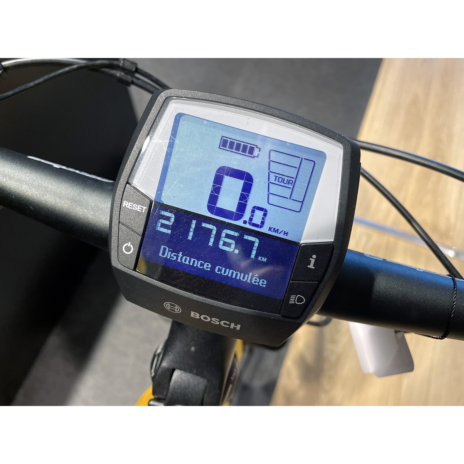 Gebrauchtes Vélodeville® Trekking AEB 890 Elektro-Hybridrad, gelb, Größe 45 (S), Baujahr 2022