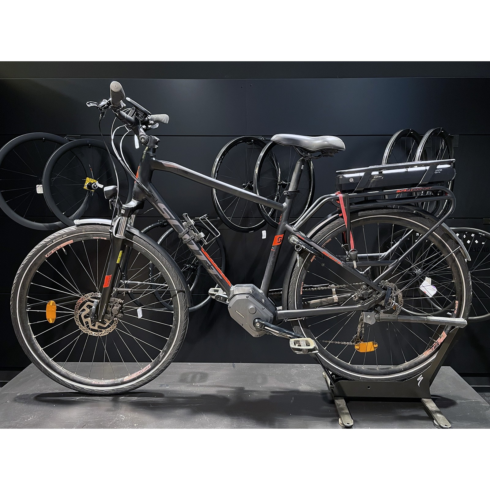 Bicicleta elétrica urbana Scott E-Sub Comfort 500Wh usada, ano 2016, tamanho G.