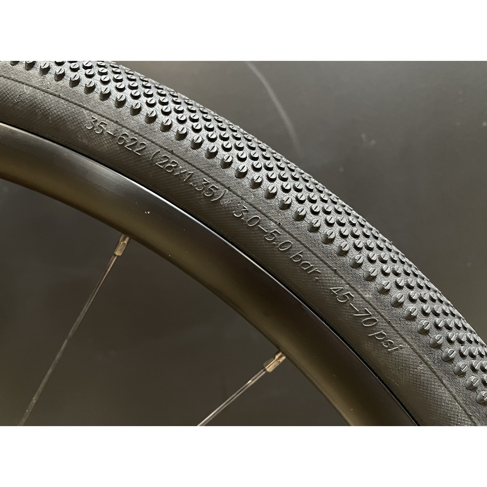 Bicicleta de gravel Giant TCX Advanced Pro 2 Amber Glow de carbono, usada, modelo 2022 - talla L