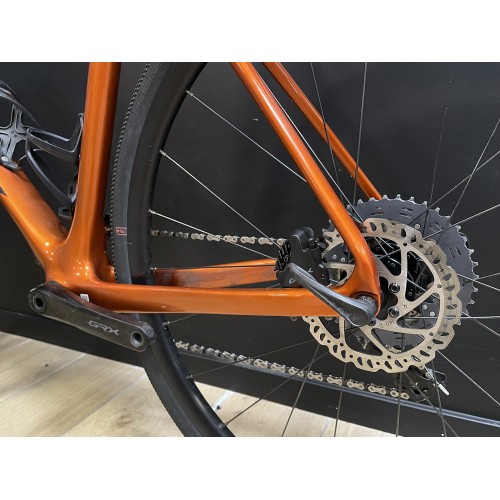 Bicicleta de gravel Giant TCX Advanced Pro 2 Amber Glow de carbono, usada, modelo 2022 - talla L