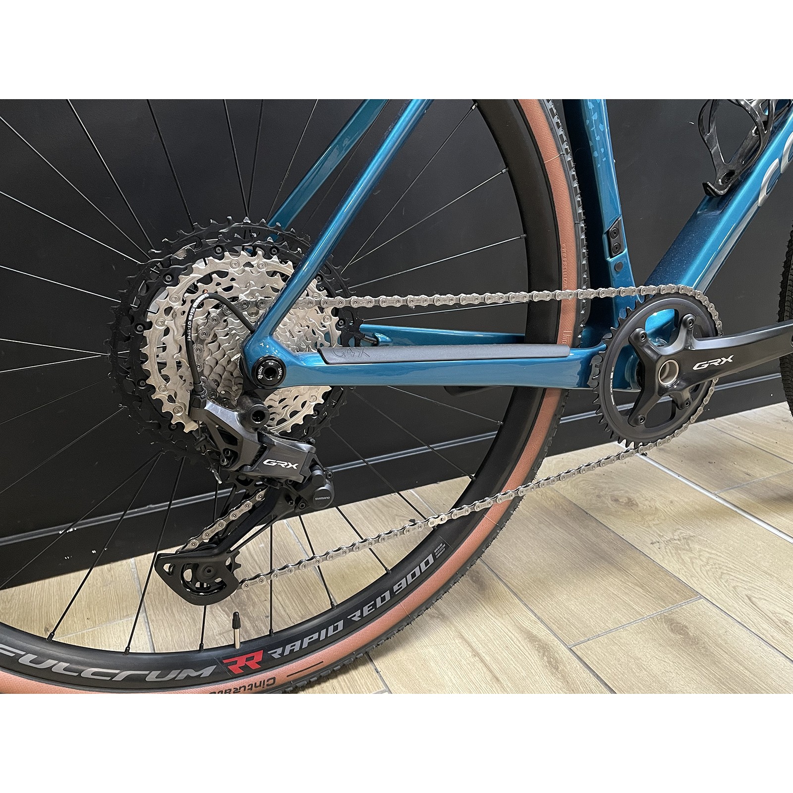 Colnago G4-X Gravel Bike Shimano GRX Fulcrum Rapid Red 900 DB Blue