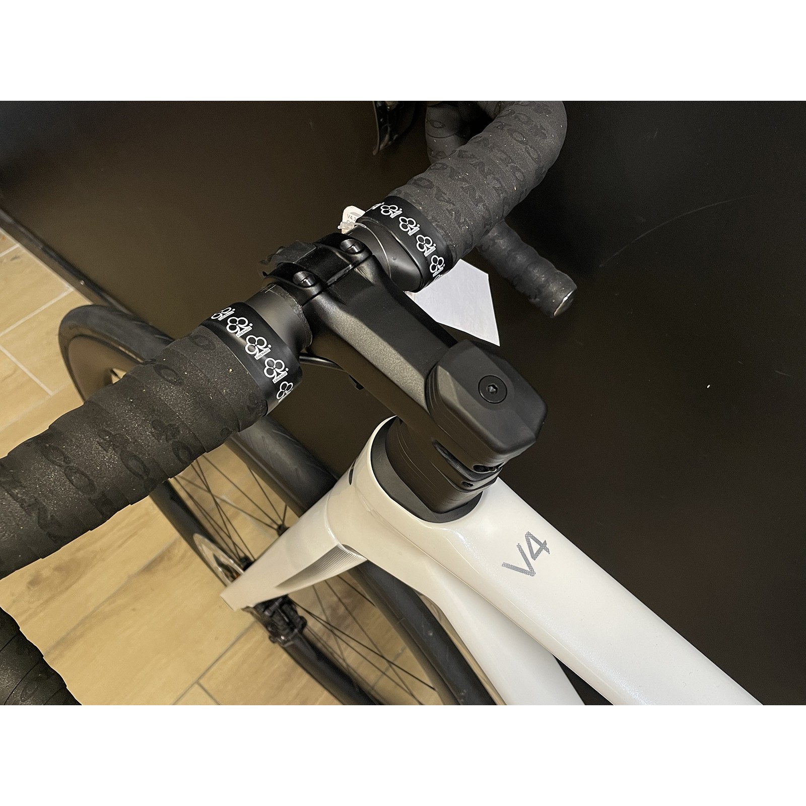 Colnago V4 Shimano Ultegra R8170 DI2 12s Vision SC 45 Racefiets Wit