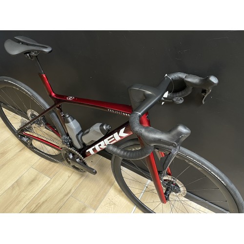 Bicicleta de carretera Trek Madone SLR 7 Gen.8 de carbono usada, Ultegra Di2 de 12 velocidades, color rojo Crystalline Viper, 20