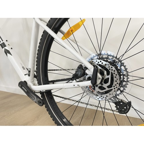 Gebruikte Trek Marlin 7 Gen 3 SX Eagle Crystal White 2024 hardtail mountainbike - Maat L