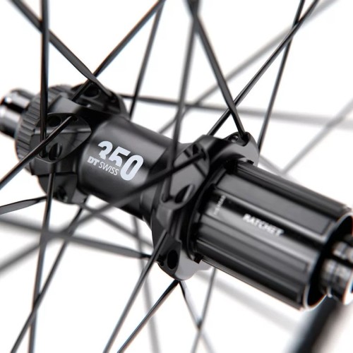 Set van twee DT Swiss PR 1600 Spline 23 Disc aluminium wielen - Shimano HG
