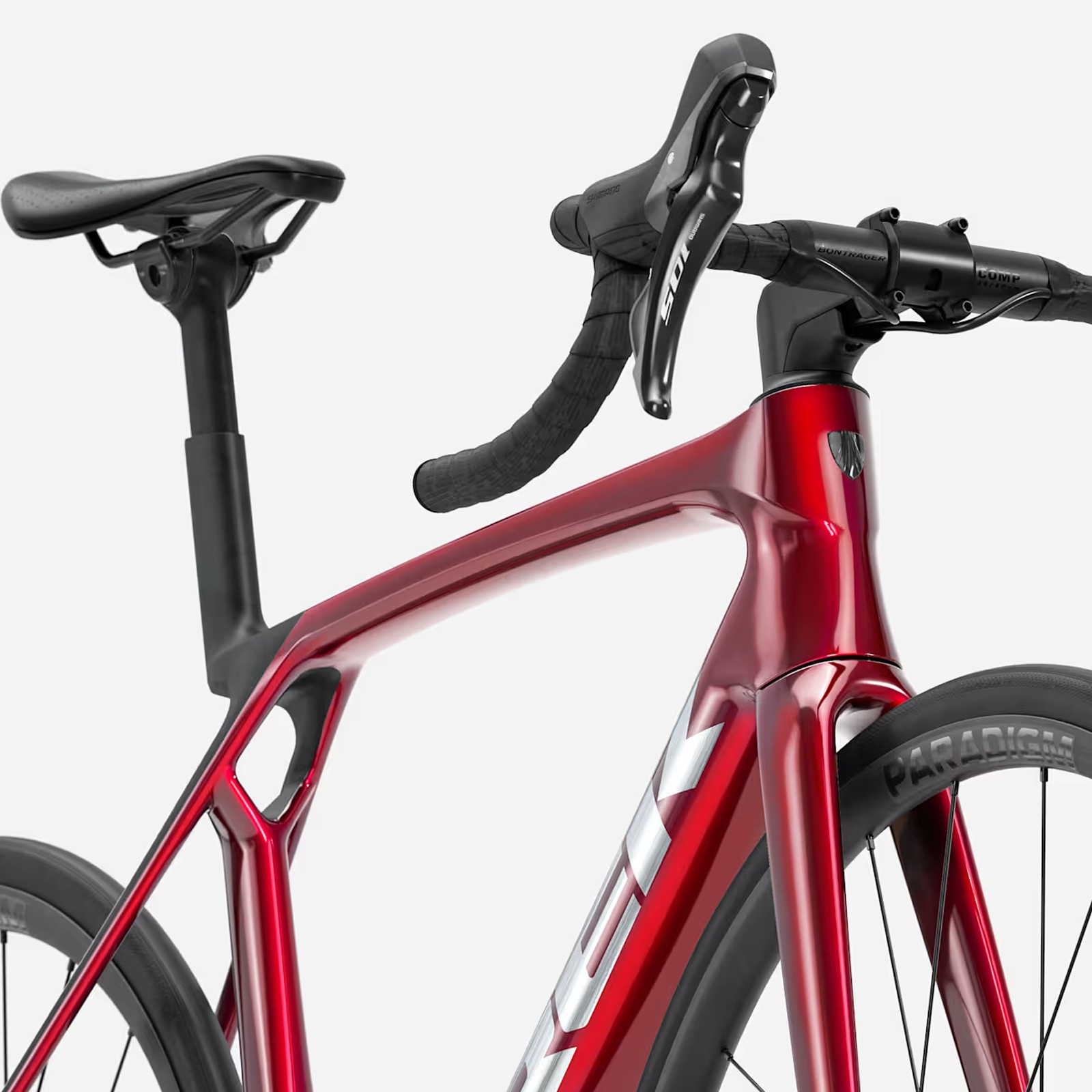 Trek Madone SL 5 Gen.8 Shimano 105 Gloss Fury Red / Matte Deep Smoke vélo de route carbone 2026