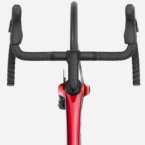 Trek Madone SL 5 Gen.8 Shimano 105 Gloss Fury Red / Matte Deep Smoke Carbon Rennrad 2026