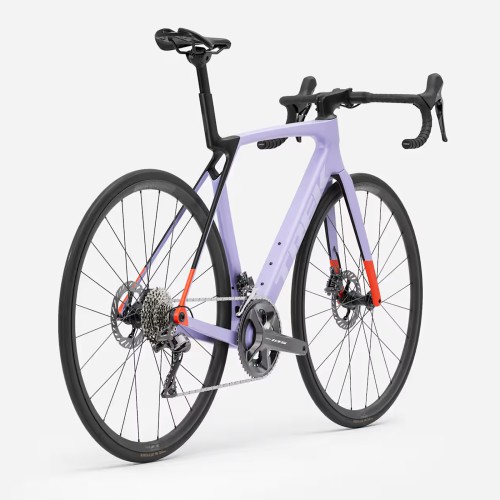 Bicicletta da corsa Trek Madone SL 5 Gen.8 Shimano 105 Matte Lavender Haze / Deep Smoke in carbonio, anno 2026