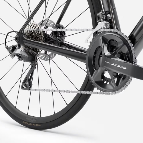 Bicicletta da corsa Trek Madone SL 5 Gen.8 Shimano 105 Gloss Dark Star / Matte Deep Smoke in carbonio, anno 2026