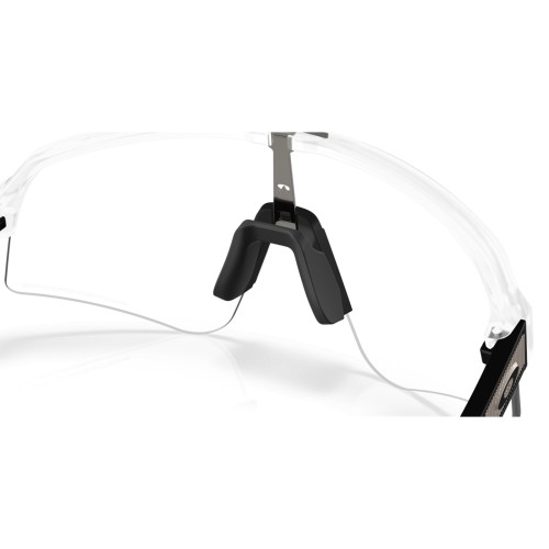 Oakley Sutro Lite Sweep Matte Clear / Clear To Black Iridium Photochromic Radbrille OO9465-390