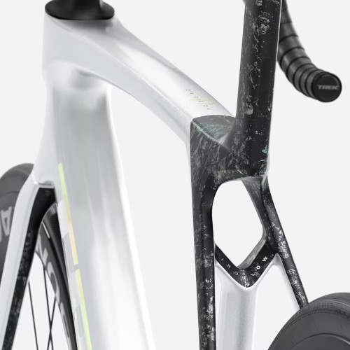 Trek Madone SL 6 Gen.8 Rival AXS E1 Gloss Crystal White / Matte Deep Smoke Carbon road Bike 2026