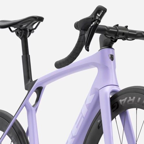 Trek Madone SL 7 Gen.8 Ultegra Di2 12s Matte Lavender Haze / Deep Smoke carbon road Bike 2026