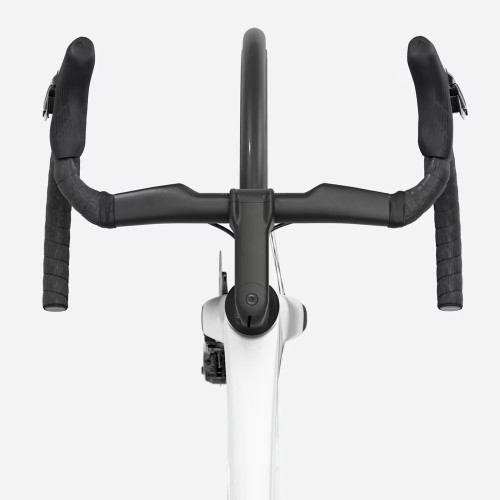 Trek Madone SL 7 Gen.8 Ultegra Di2 12v Gloss Crystal White / Matte Deep Smoke vélo de route carbone 2026