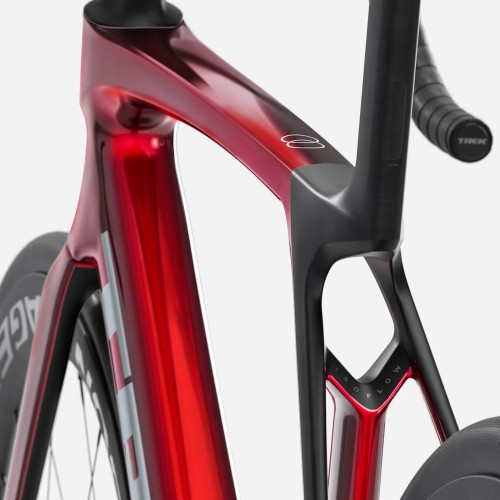 Trek Madone SL 7 Gen.8 Ultegra Di2 12v Gloss Fury Red / Matte Deep Smoke vélo de route carbone 2026