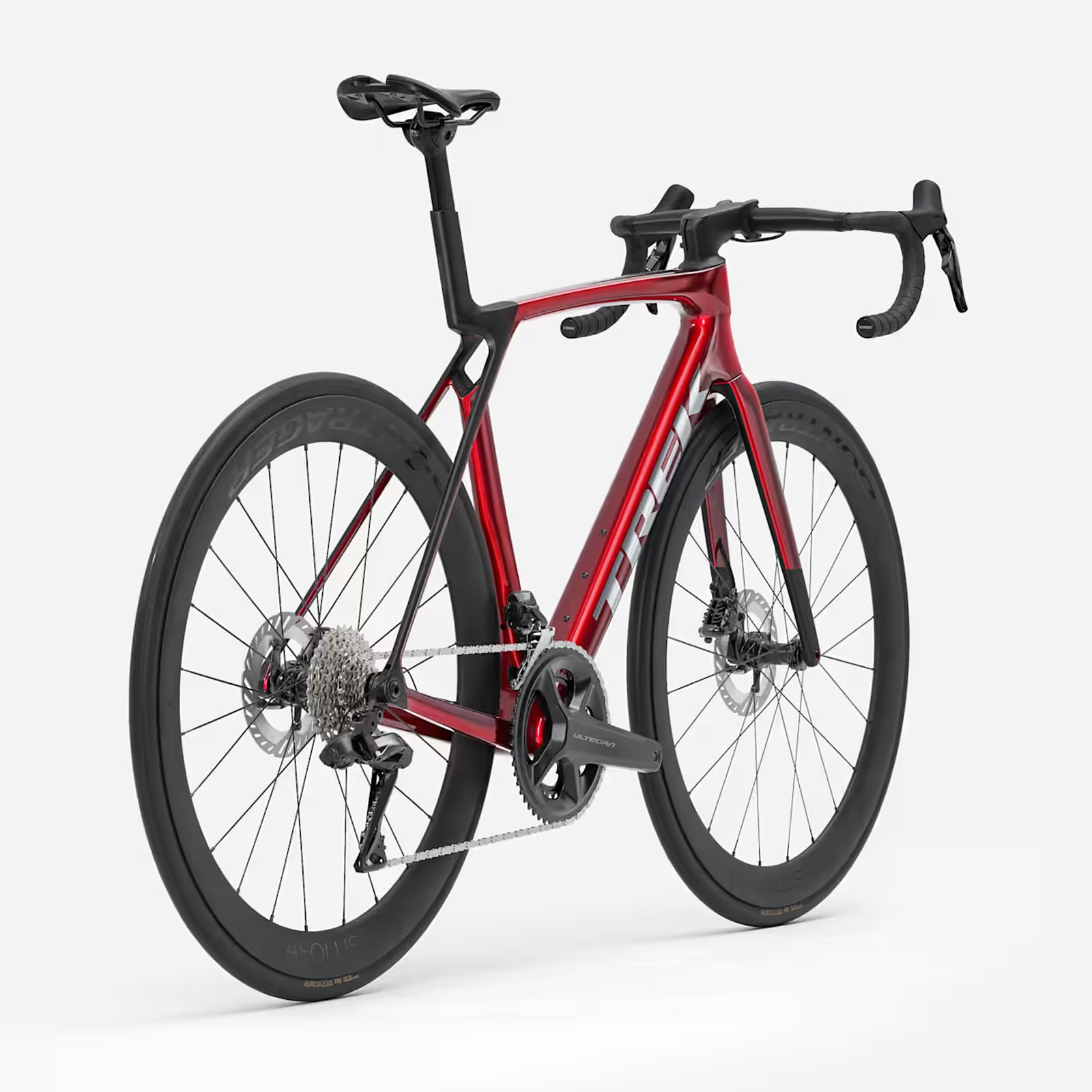 Trek Madone SL 7 Gen.8 Ultegra Di2 12v Gloss Fury Red / Matte Deep Smoke vélo de route carbone 2026