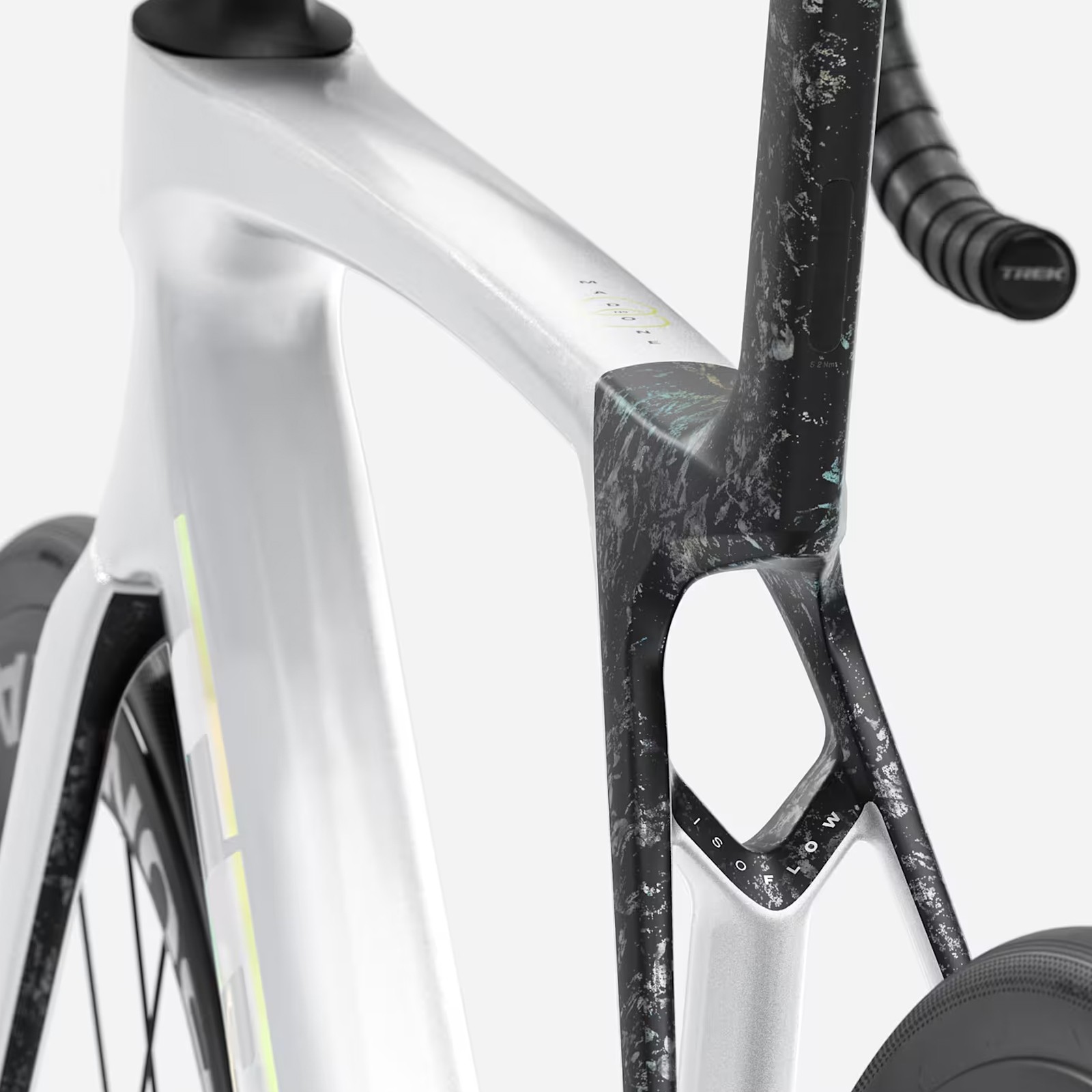 Trek Madone SL 6 Gen.8 105 Di2 Gloss Crystal White / Matte Deep Smoke vélo de route carbone 2026