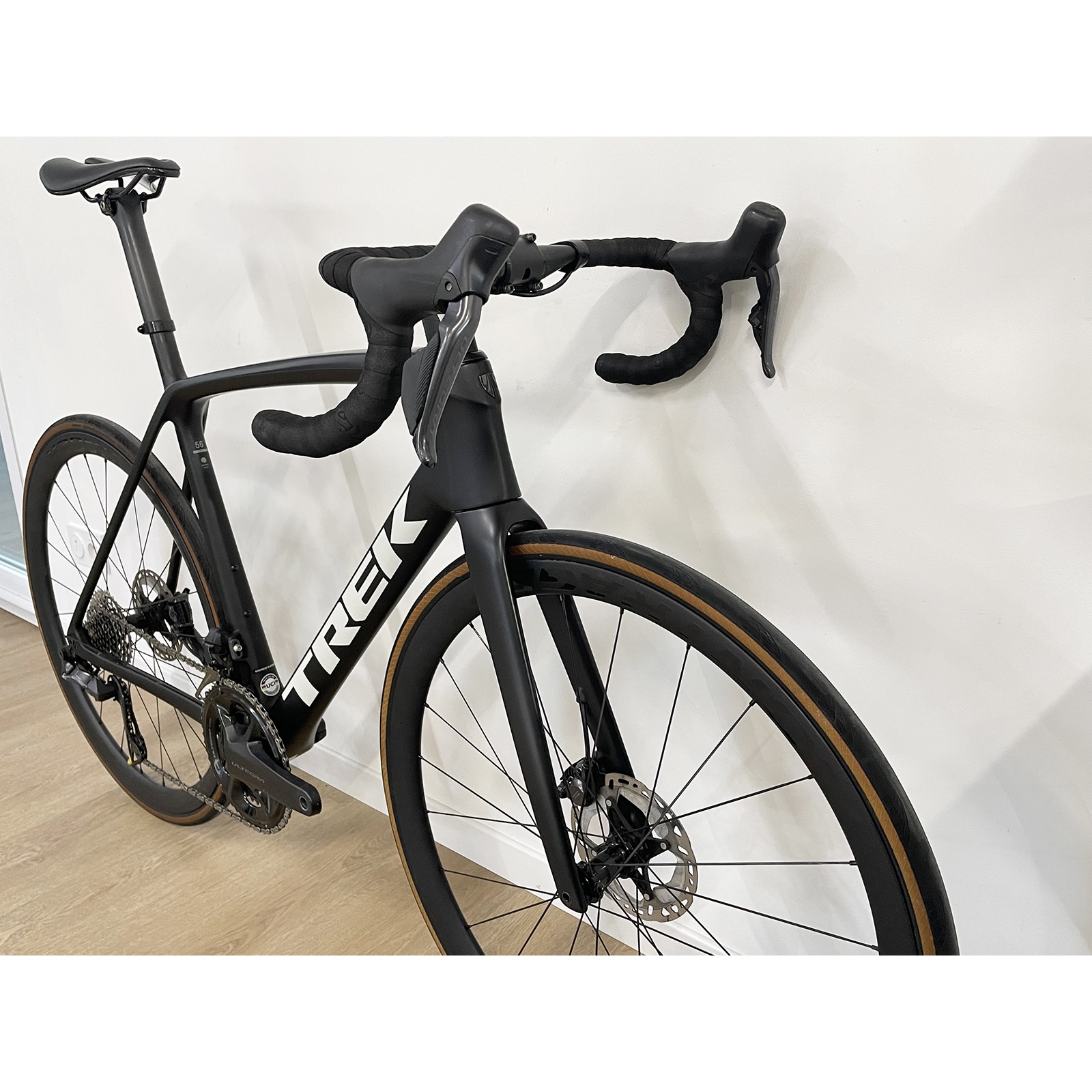 Bicicleta de carretera usada Trek Émonda SL 7 2024 de carbono Ultegra Di2 - Talla 56 cm (L)