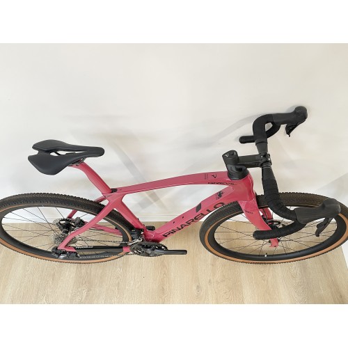 Pinarello Grevil F9 Carbon GRX Di2 12-fach Red Wine gravelbike 2024