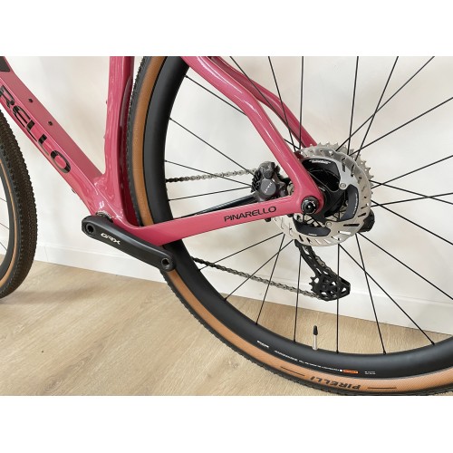 Vélo de gravel Pinarello Grevil F9 carbone GRX Di2 12v Red Wine 2024