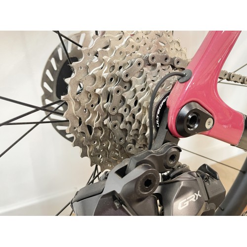 Vélo de gravel Pinarello Grevil F9 carbone GRX Di2 12v Red Wine 2024