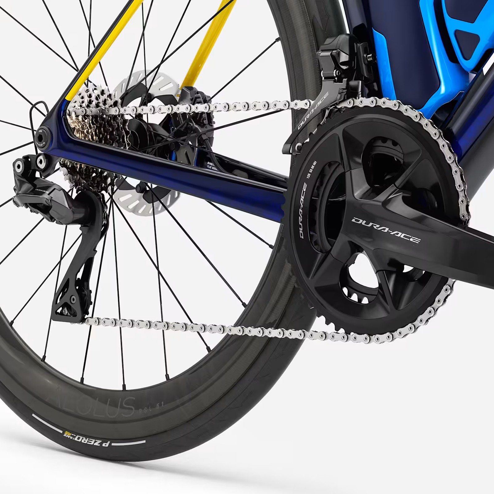 Bicicleta de estrada Trek Madone SLR 9 Gen.8 Dura-Ace Di2 12v réplica da equipe, em carbono, modelo 2026.