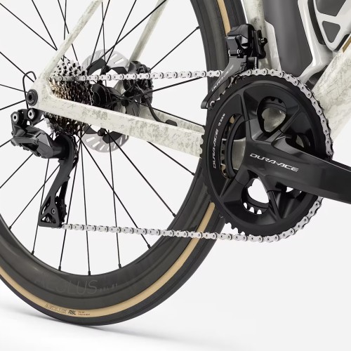 Trek Madone SLR 9 Gen.8 Dura-Ace Di2 12v Era White / Supernova Marble vélo de course carbone 2026