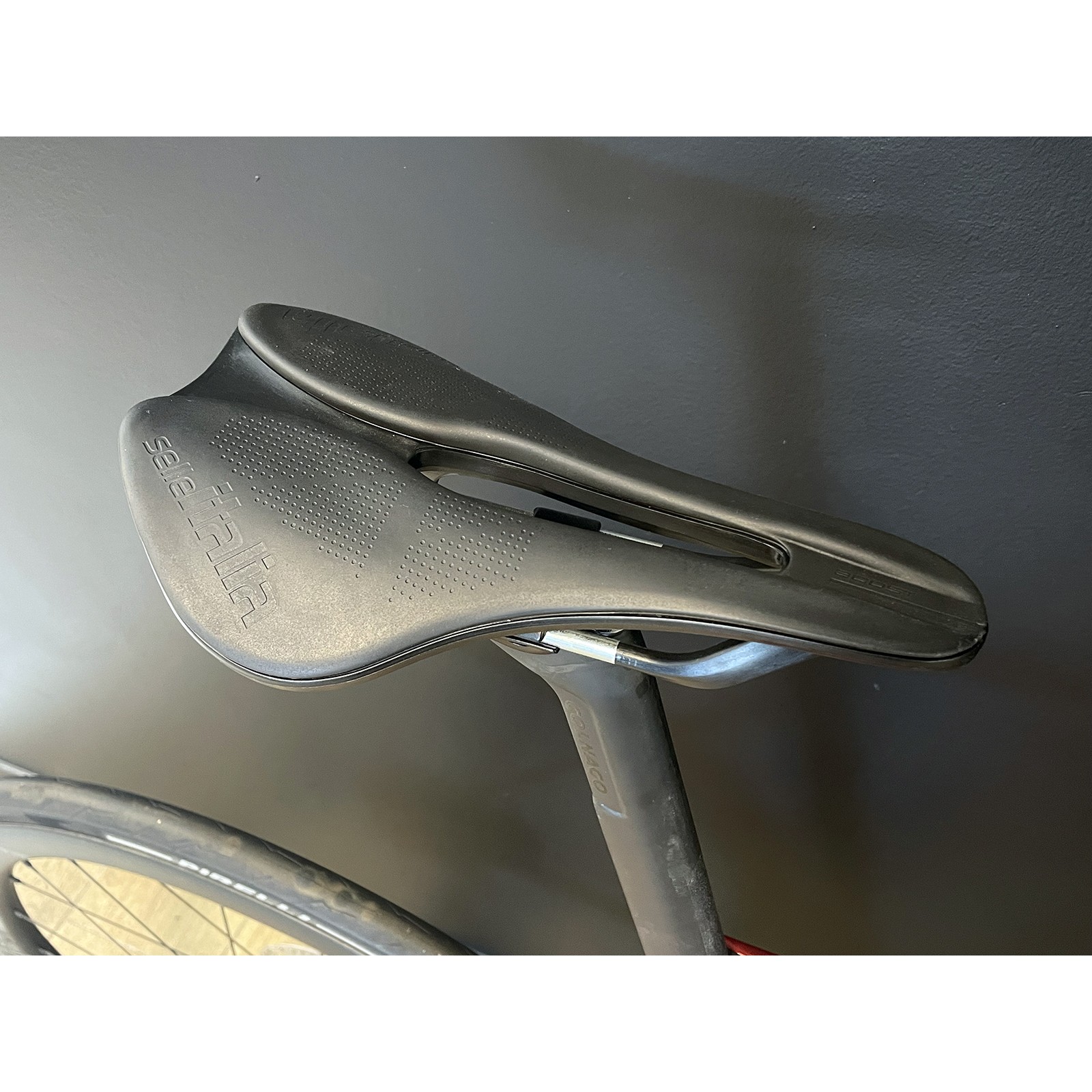 Bicicleta de estrada Colnago V4 Shimano 105 R7170 DI2 12s Vision SC 45 Vermelha