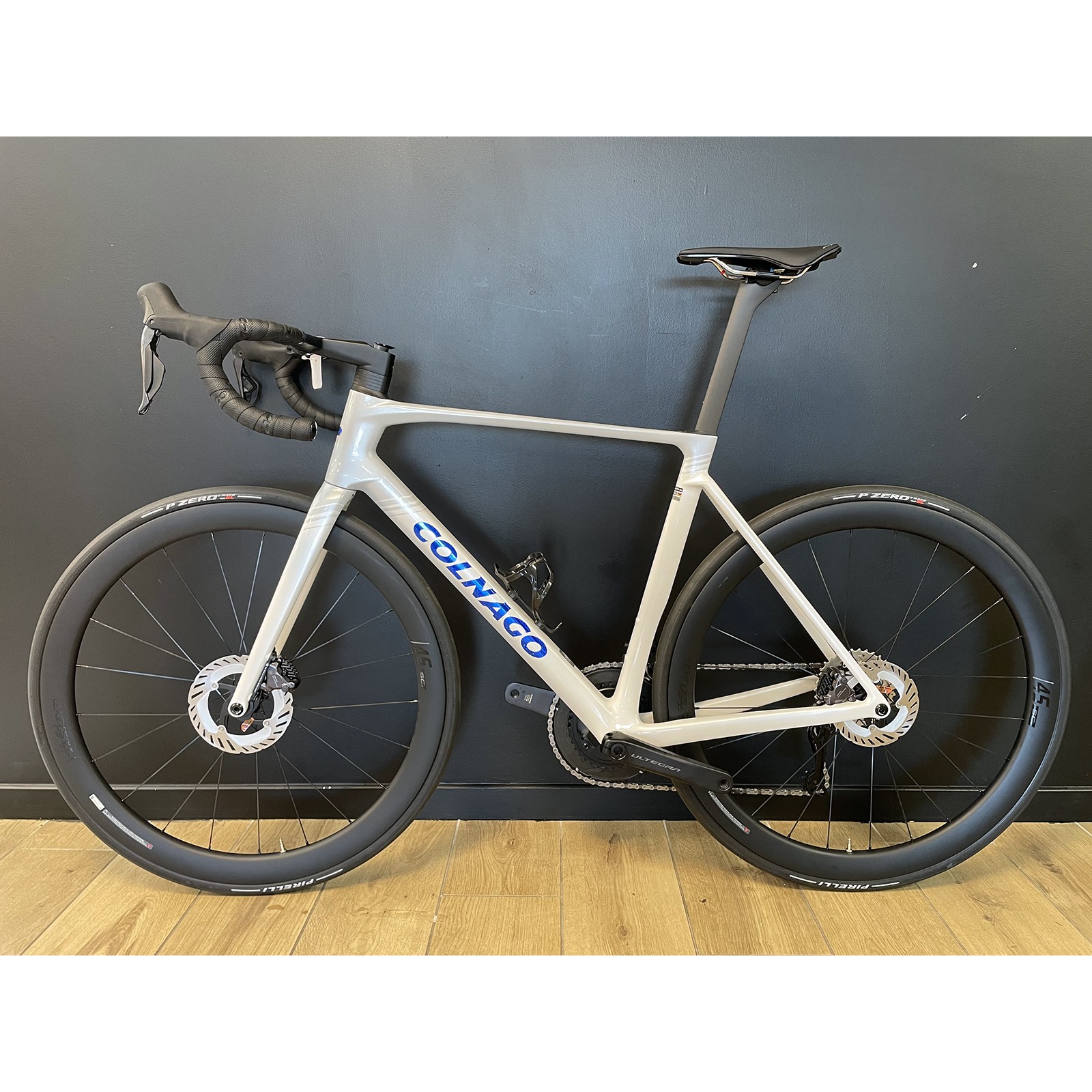 Bicicleta de carretera Colnago V5Rs Shimano Ultegra R8170 DI2 12s Vision SC 45 blanca