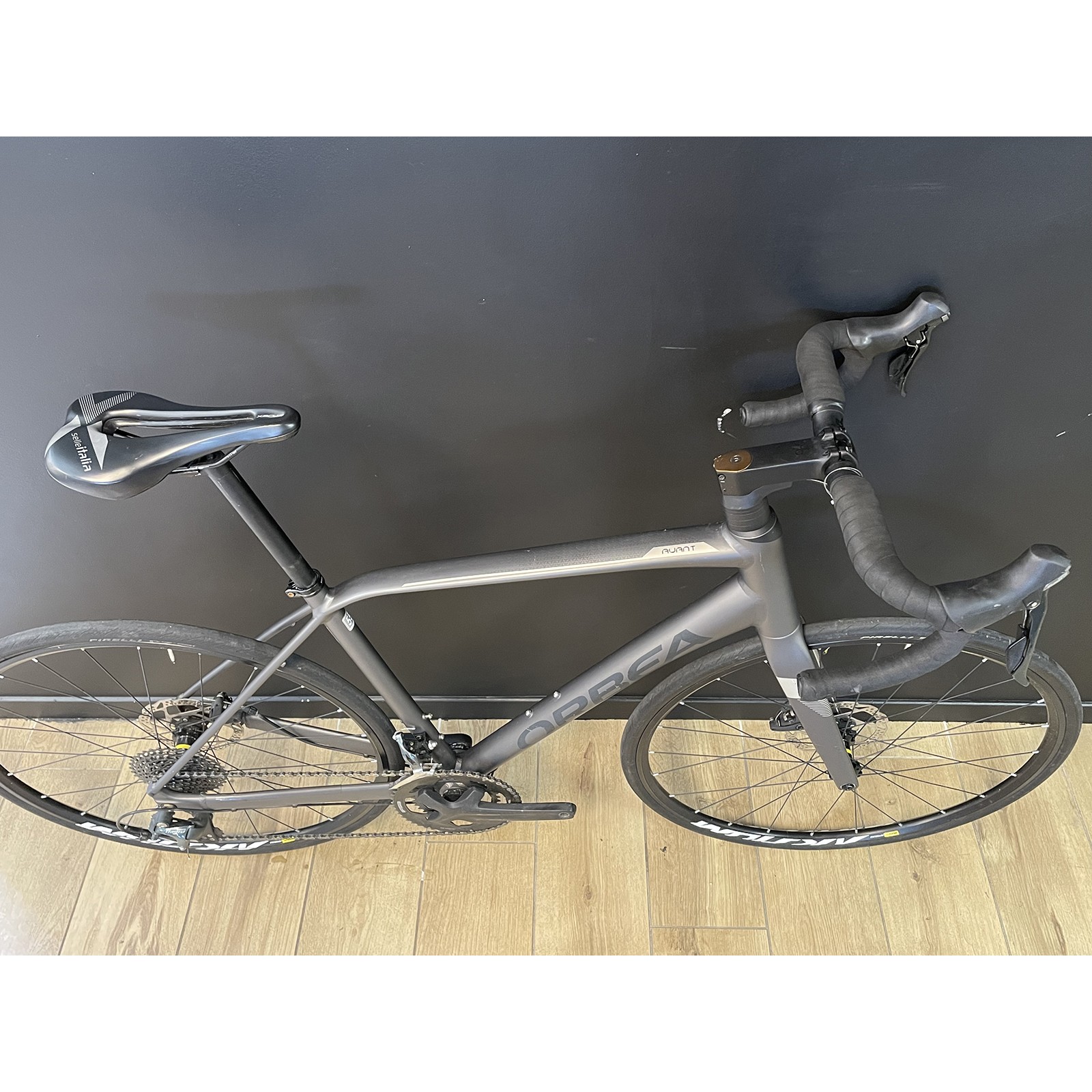 Bici da corsa Orbea Avant H40-D Tiagra 55 cm in alluminio, usata, anno 2021.
