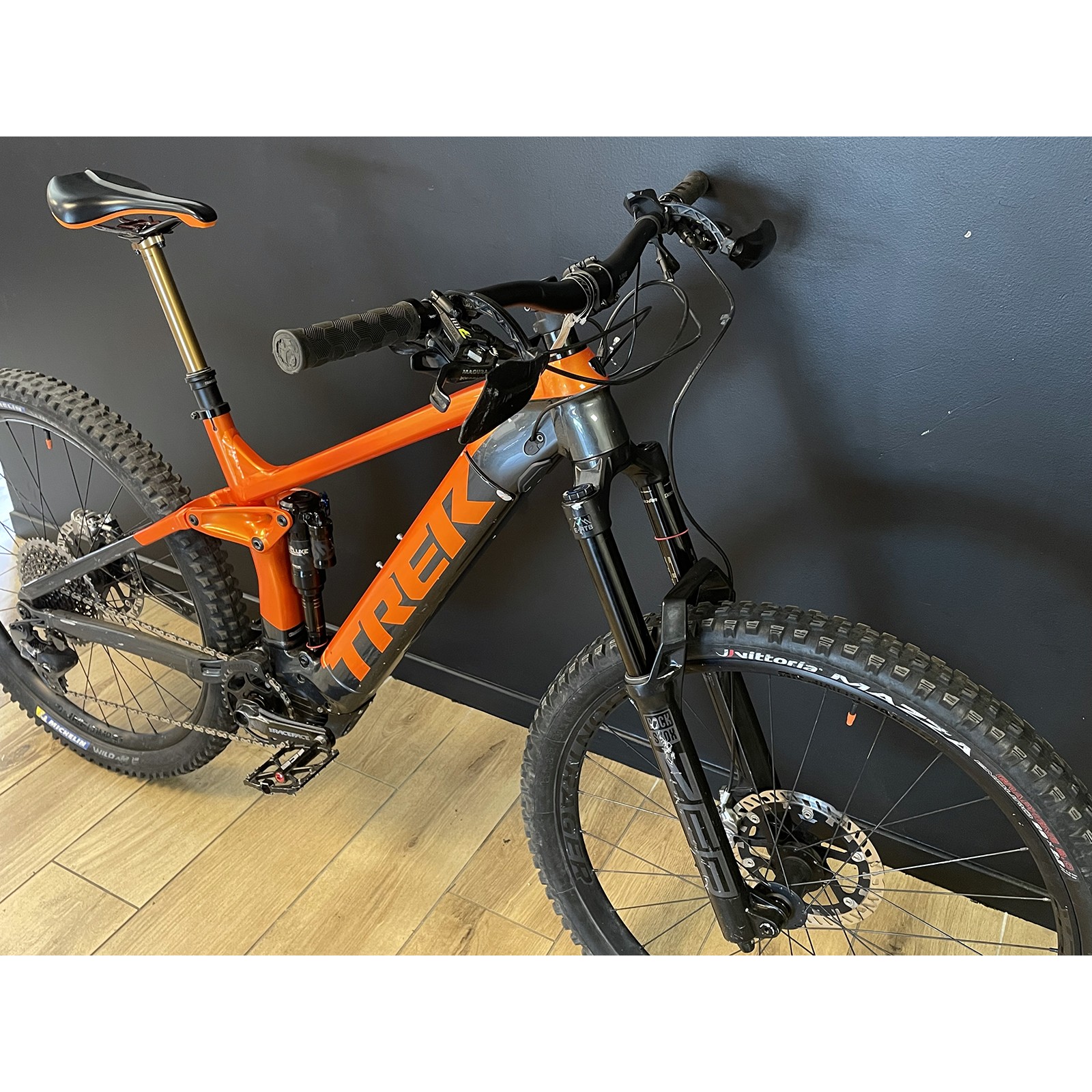 Trek Fuel Exe 9.8 XT - Usada - Bicicleta de montaña eléctrica reacondicionada