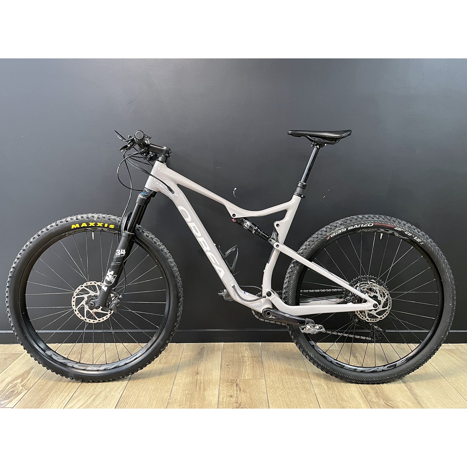MTB de montanha Orbea OIZ Deore XT usada, full suspension de 120 mm, tamanho XL, ano 2022.