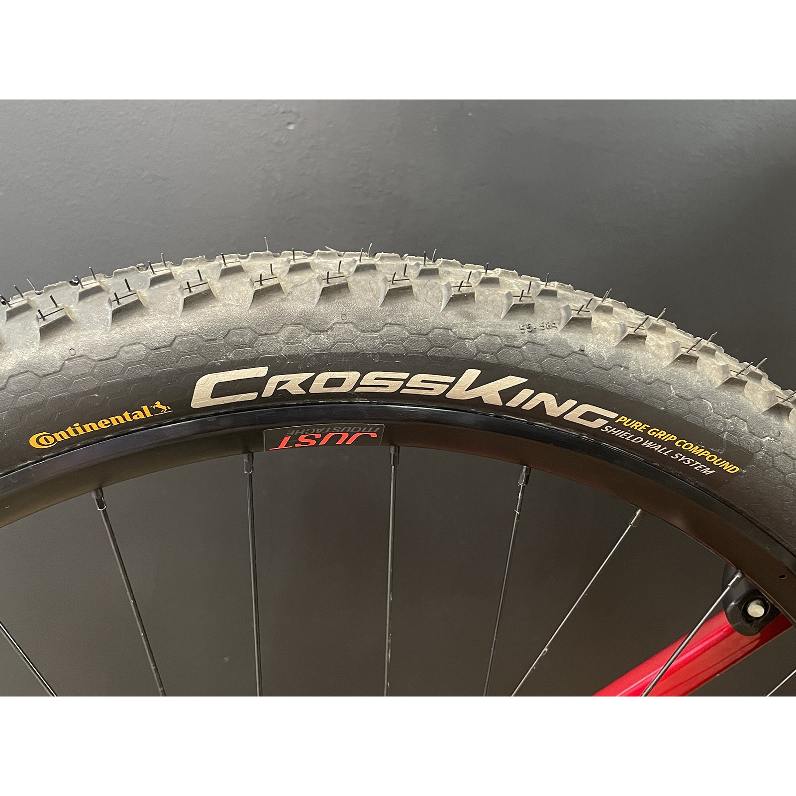 E-bike Moustache E-Bike , offerta di sabato 27, Bosch Perf Line rossa 500Wh, taglia S, 39 dal 2025