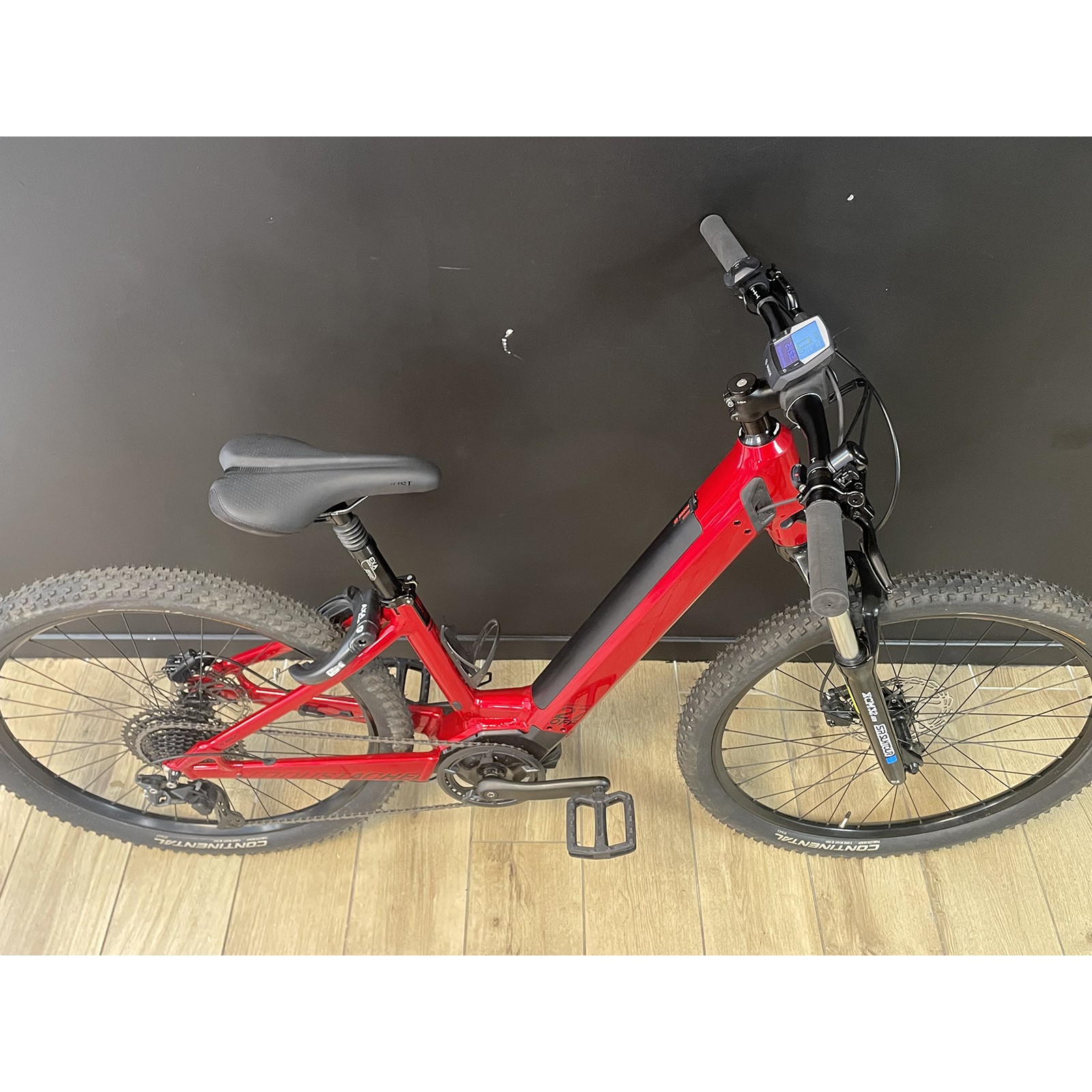 Bicicleta elétrica Moustache E-Bike , sábado, dia 27, OFF, Bosch Perf Line vermelha 500Wh, tamanho P, 39 de 2025