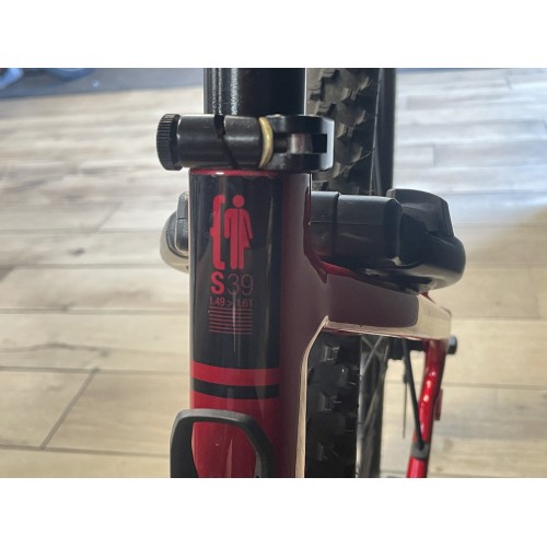 E-bike Moustache E-Bike , offerta di sabato 27, Bosch Perf Line rossa 500Wh, taglia S, 39 dal 2025