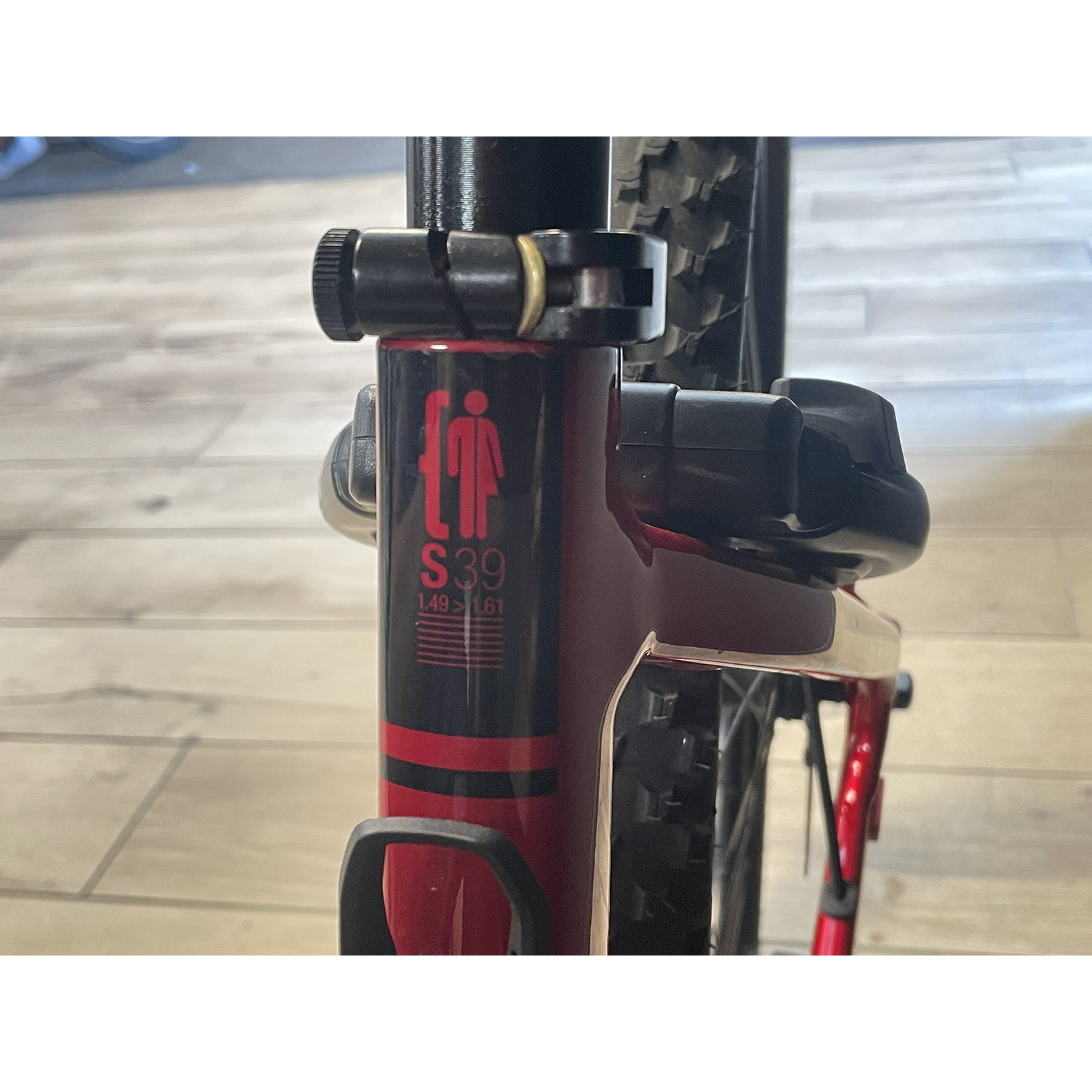 Bicicleta elétrica Moustache E-Bike , sábado, dia 27, OFF, Bosch Perf Line vermelha 500Wh, tamanho P, 39 de 2025