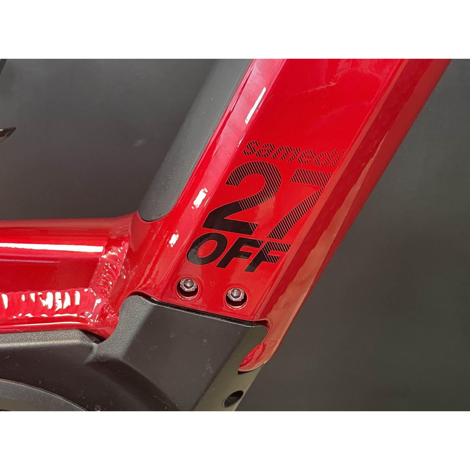 E-bike Moustache E-Bike , offerta di sabato 27, Bosch Perf Line rossa 500Wh, taglia S, 39 dal 2025