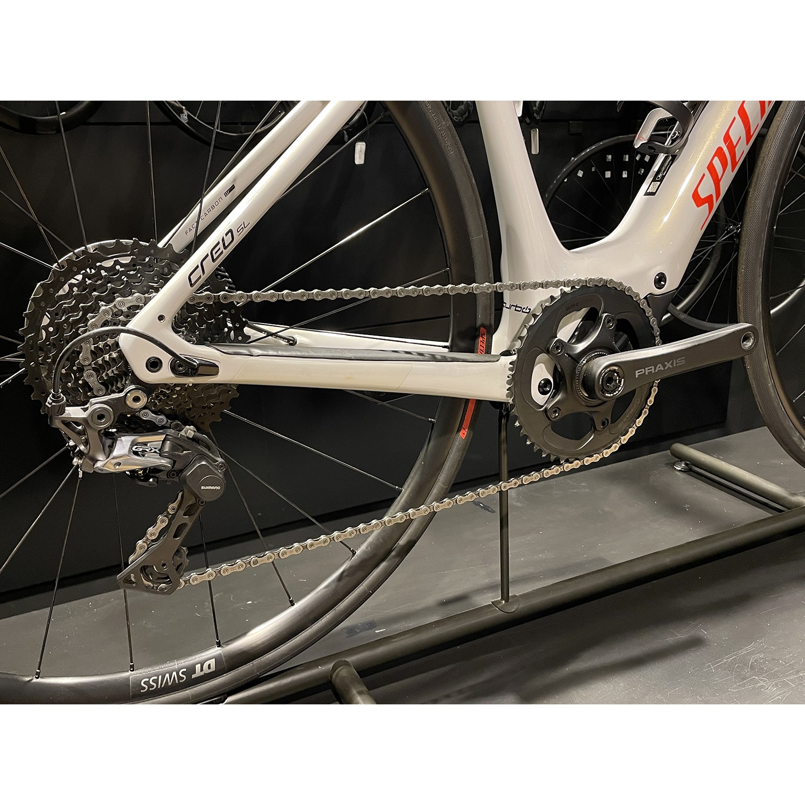 Vélo de route électrique d'occasion Specialized Turbo Creo SL Comp Carbon 2021 - Taille M (54,8cm)