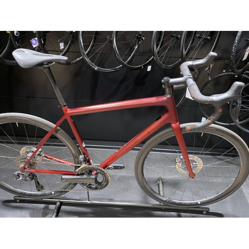 Gebrauchtes Rennrad Specialized Aethos Pro Ultegra Di2 Satin Red Sky / Red Onyx 2024 - Rahmengröße 56 cm