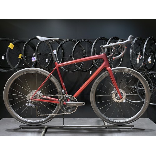 Used Road bike Specialized Aethos Pro Ultegra Di2 Satin Red Sky / Red Onyx 2024 - Size 56cm