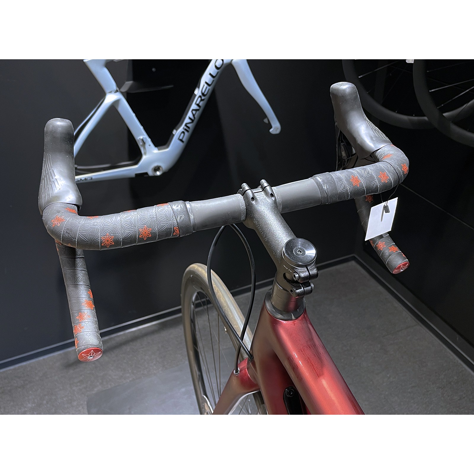 Used Road bike Specialized Aethos Pro Ultegra Di2 Satin Red Sky / Red Onyx 2024 - Size 56cm