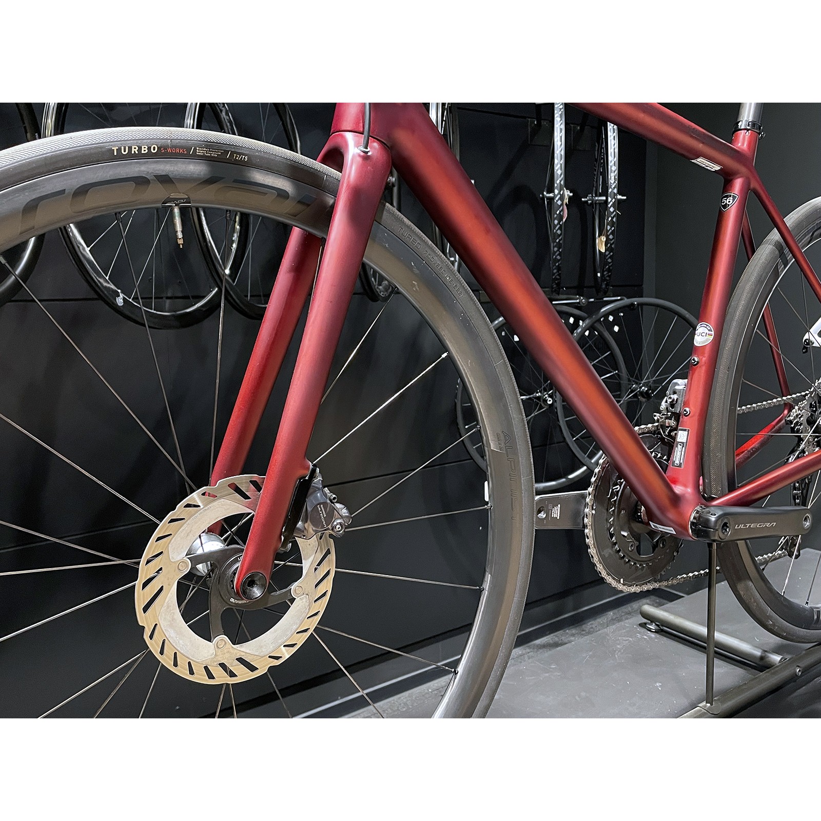 Bicicleta de carretera usada Specialized Aethos Pro Ultegra Di2 Satin Red Sky / Red Onyx 2024 - Talla 56 cm