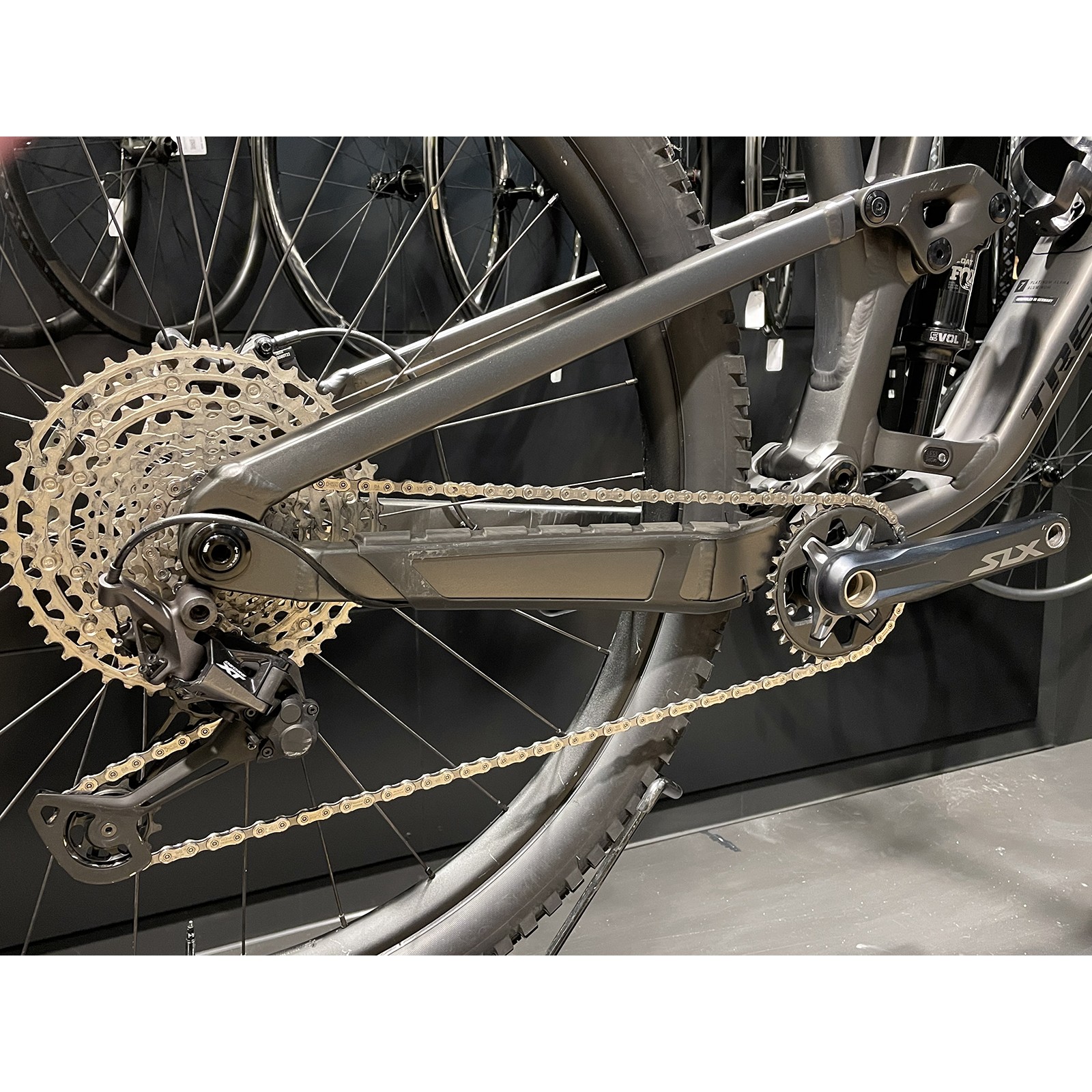 Used Trek Fuel EX 7 Gen.6 150mm Matte Dnister Black 2022 full-suspension MTB