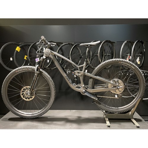 Gebruikte Trek Fuel EX 7 Gen.6 150mm Mat Dnister Zwart 2022 full suspension MTB