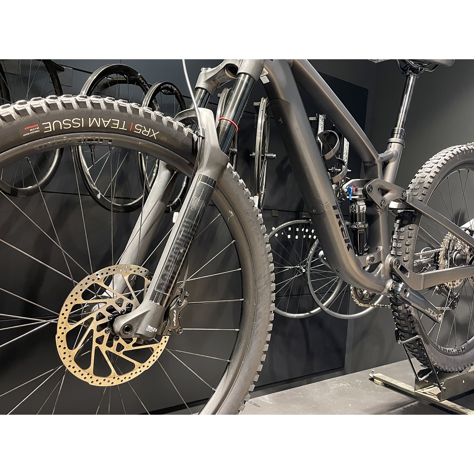 MTB biammortizzata Trek Fuel EX 7 Gen.6 150mm Matte Dnister Black 2022 usata.